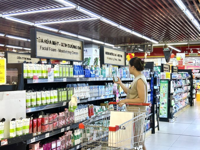 'Deal giải nhiệt - Giảm kịch liệt' áp dụng từ ngày 04/07 - 17/07 với ưu đãi lên tới 50% áp dụng cho đa dạng ngành hàng.