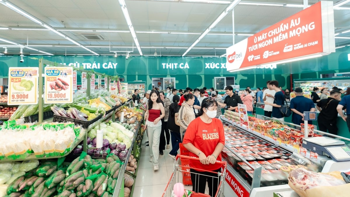 WinMart cung ứng đầy đủ hàng hóa, giá cả bình ổn. Ảnh: MS.