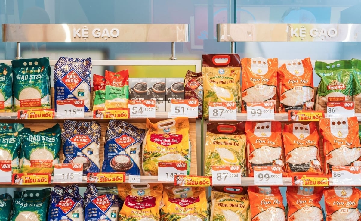 WinMart+ đã lên kế hoạch tăng nguồn cung thực phẩm tươi sống như rau củ và thịt lên 50%, hàng thiết yếu như mì tôm, nước mắm, dầu ăn, gia vị... tăng 20%. Ảnh: MS.