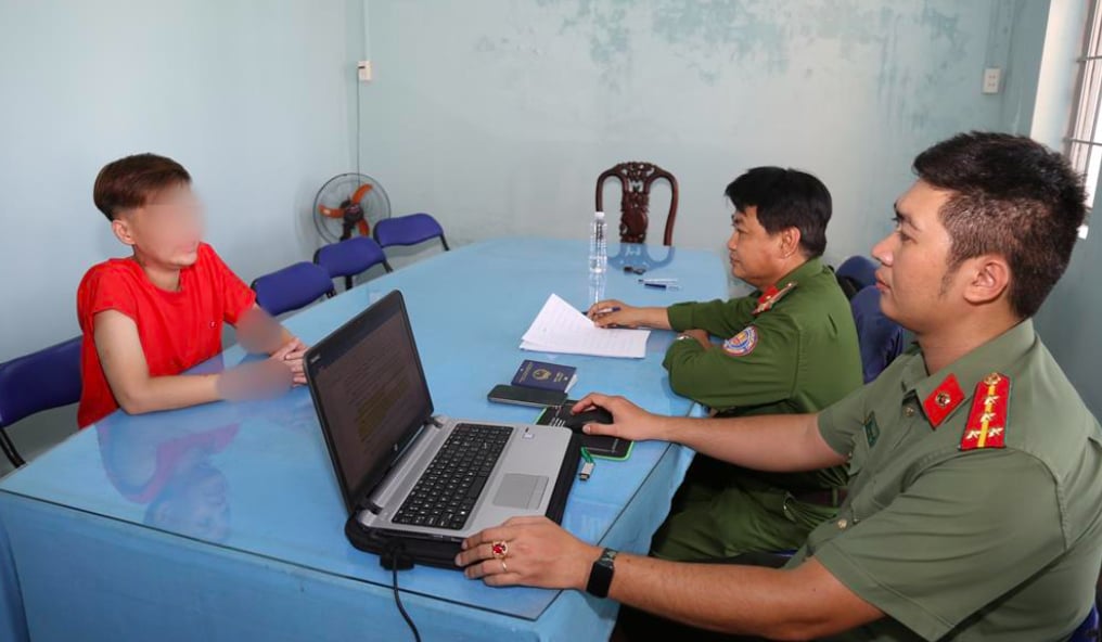 Đối tượng L.T.N tại cơ quan công an. Ảnh: CA Sóc Trăng. Đối tượng L.T.N tại cơ quan công an. Ảnh: CA Sóc Trăng.