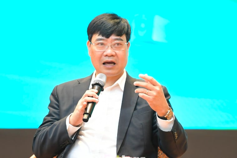 Đại tá, TS. Nguyễn Hồng Quân, Giám đốc Trung tâm huấn luyện, Cục An ninh mạng và phòng, chống tội phạm sử dụng công nghệ cao (A05). Ảnh Dương Triều. Đại tá, TS. Nguyễn Hồng Quân, Giám đốc Trung tâm huấn luyện, Cục An ninh mạng và phòng, chống tội phạm sử dụng công nghệ cao (A05). Ảnh Dương Triều.