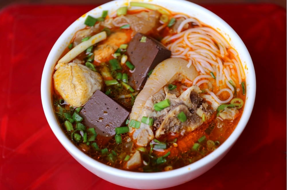Bún bò Huế - một món ngon từ bún của Việt Nam. Ảnh: Lê Hoài Nhân.