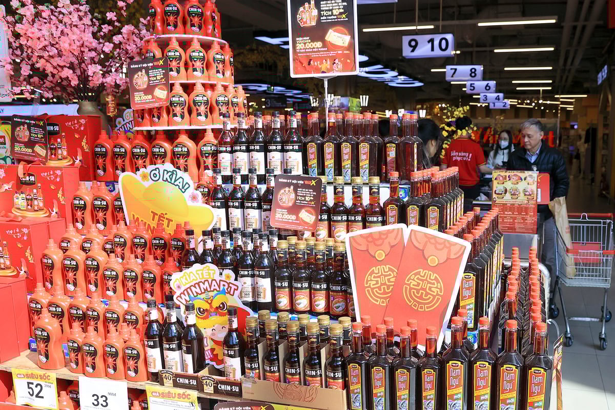 Không khí Tết tràn ngập trên các gian hàng của WinMart. Ảnh: Masan.